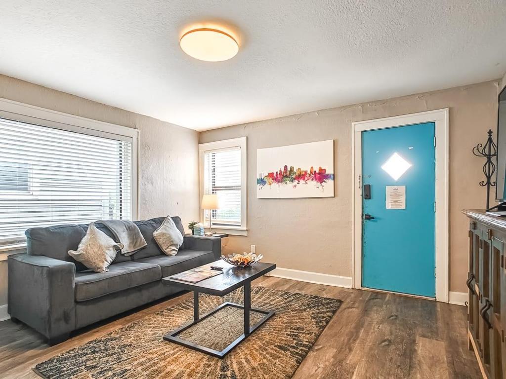 Heart Of Westport 1Br Villa Kansas City Exterior photo