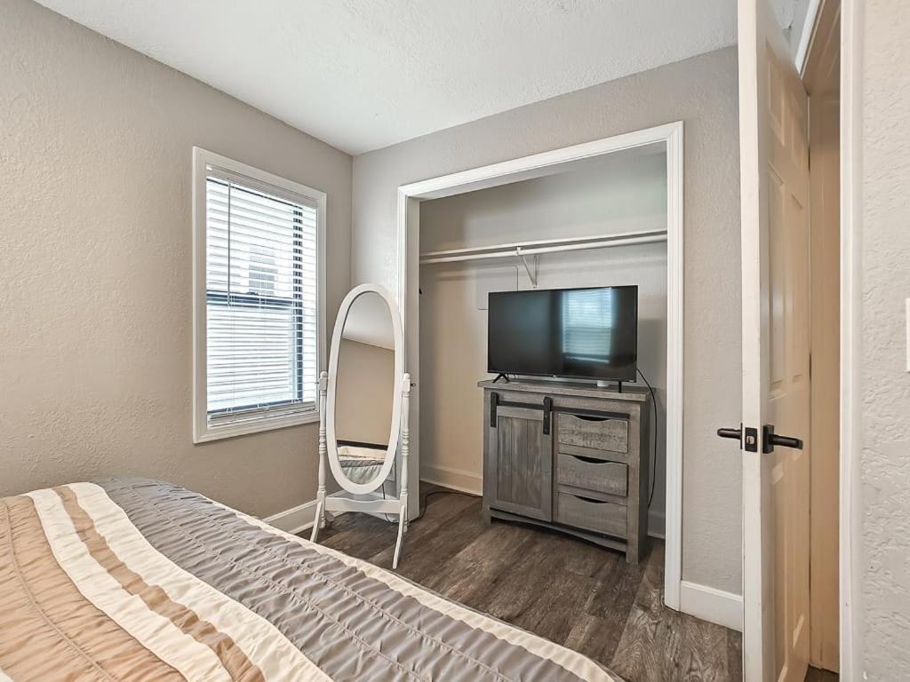 Heart Of Westport 1Br Villa Kansas City Exterior photo